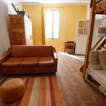Villageois Ou Maison Entière